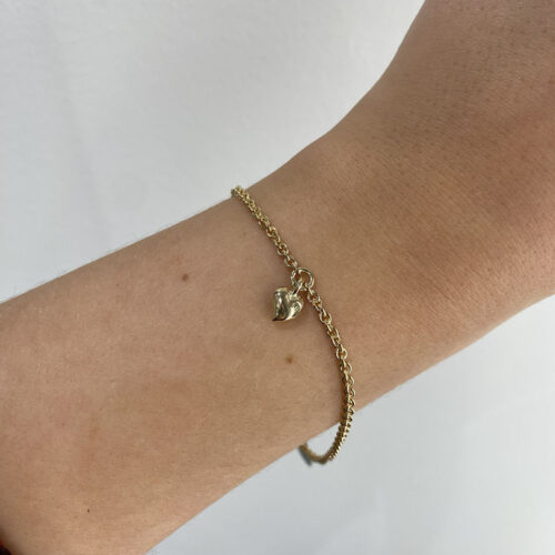 Guldarmbånd med hjertevedhæng