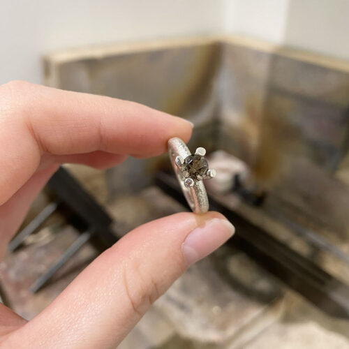 Mira Maja ring i sølv (røgquartz)