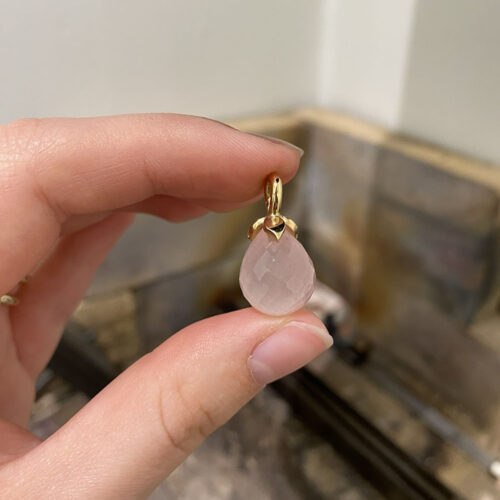 Vedhæng med rosakvarts