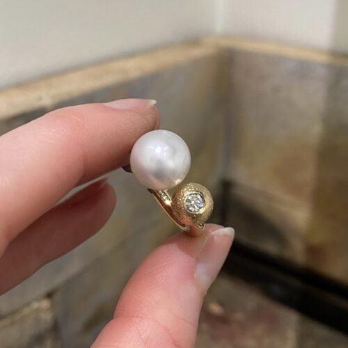 Guldring med South Sea perle og brillant