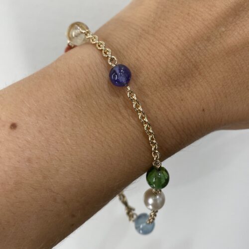 Armbånd med ædelsten