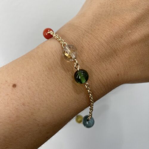 Armbånd med ædelsten