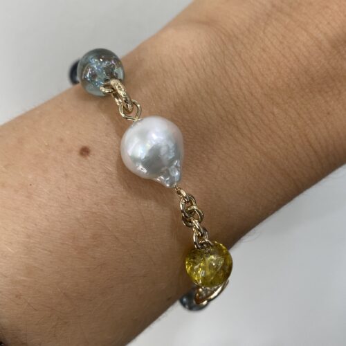 Armbånd med turmaliner og South Sea perler