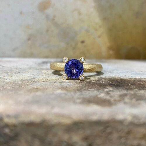 Mira Maja ring i guld (tanzanit)